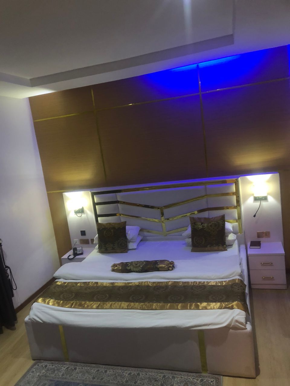 Hogis Royale and Apartments