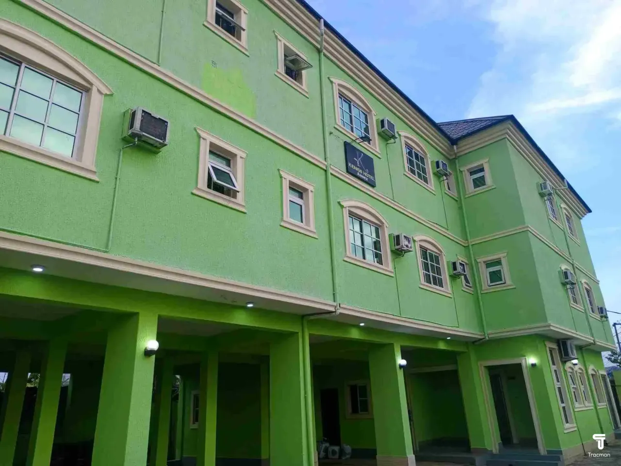 Kenniss Hotel