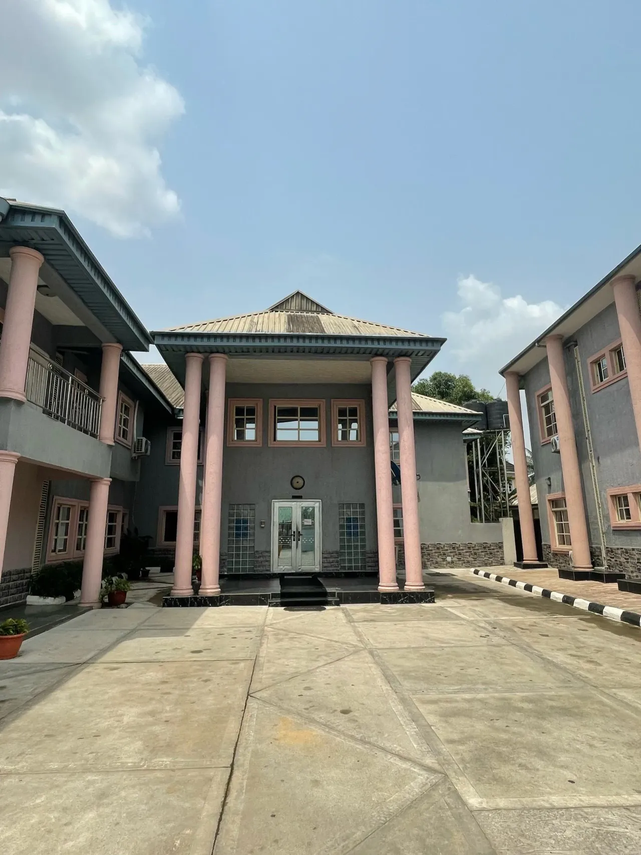 Ann’s Haven Hotel
