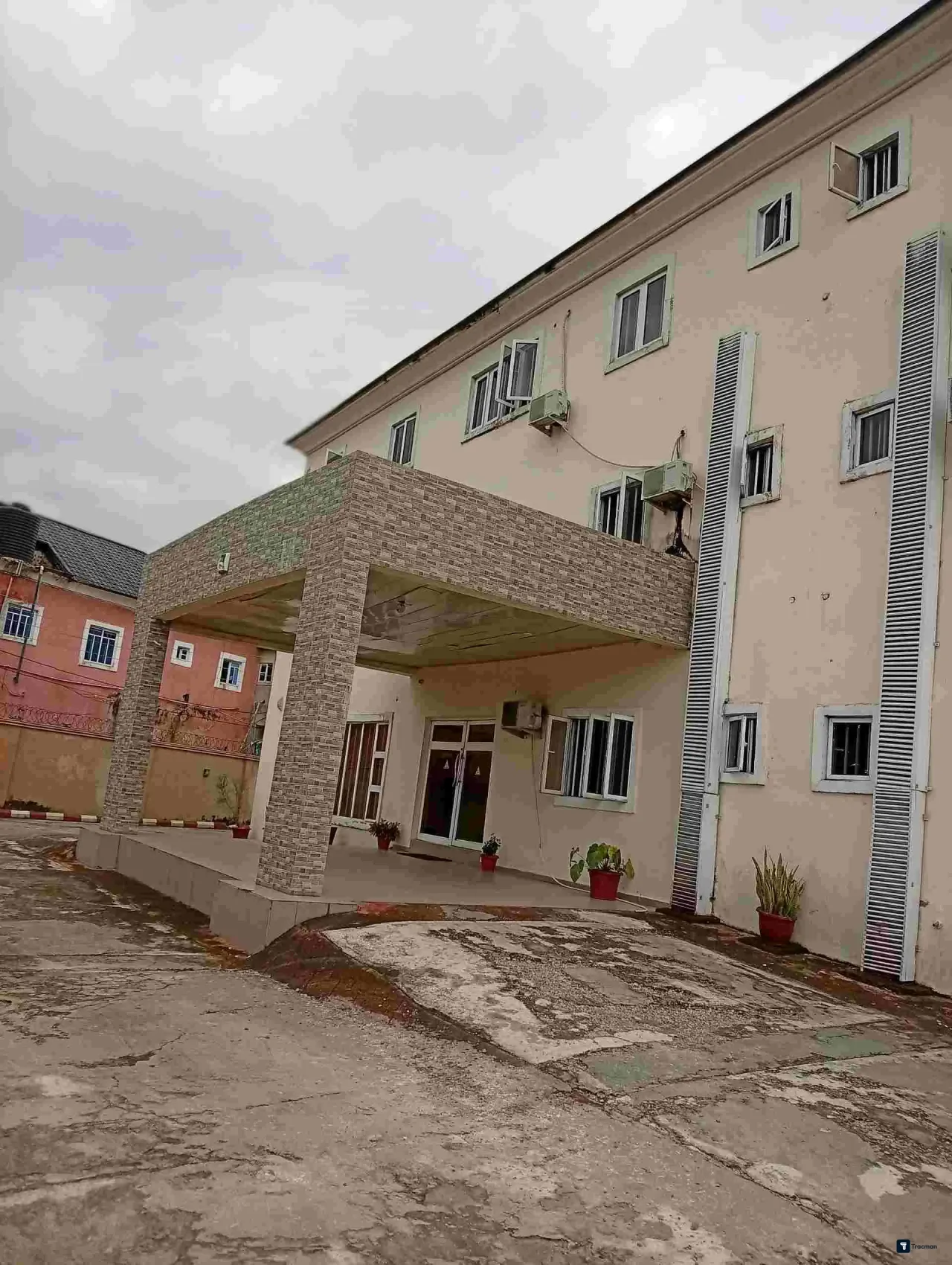 Diamond Crue Hotel