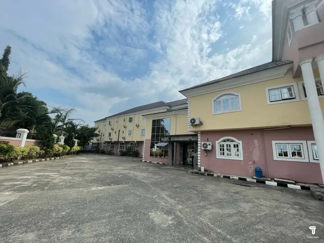 EDINAN HOTELS & SUITES